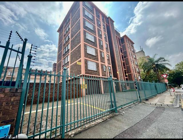 2 BEDROOM APARTMENT FOR SALE IN WONDERBOOM SOUTH